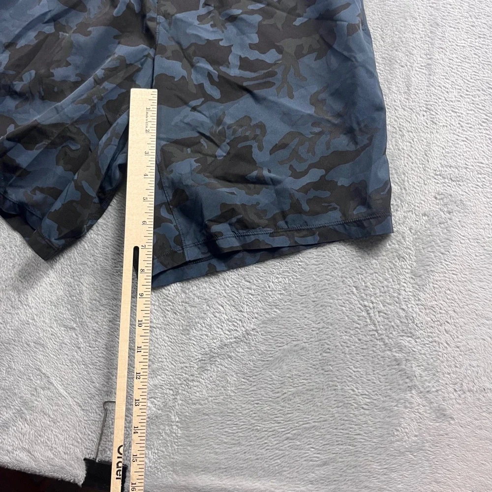 Lululemon Pace Breaker Linerless Shorts Mens Blue Camo 7 Inch Workout Running